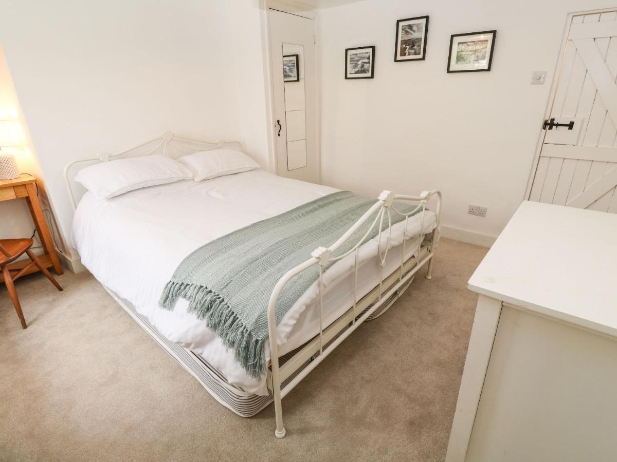 Oaktree Cottage Сент-Остел Экстерьер фото